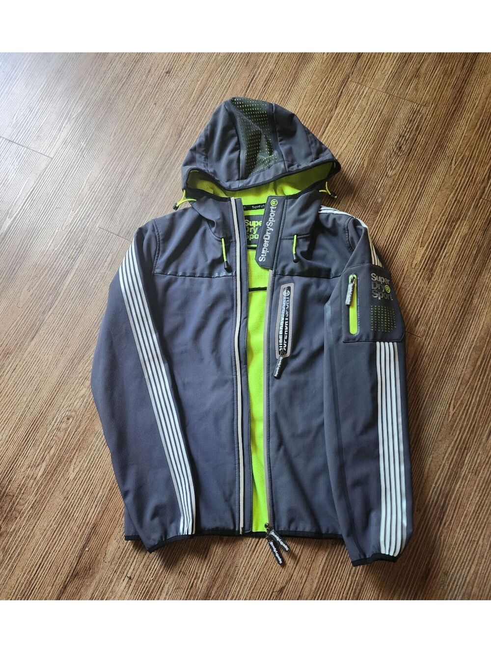 Size M. Superdry Sport Men's Hooded Softshell Jacket Gray with Neon Green Lining